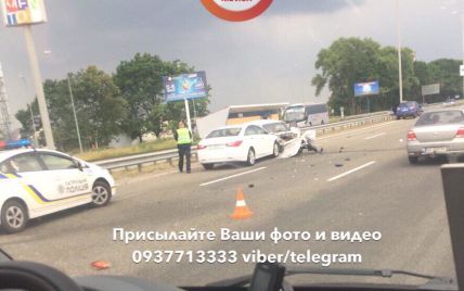На Бориспольской трассе произошло масштабное ДТП с участием 6 автомобилей