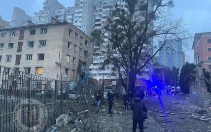 Під час ракетної атаки на Київ уламки влучили у спорткомплекс біля "Локомотиву" - наслідки