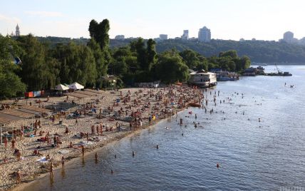 Вывесили красные флаги: в Киеве запретили купаться на всех муниципальных пляжах
