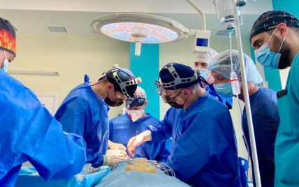 Тривала 12 годин: у Львові медики провели хлопцю першу в Україні складну операцію із реконструкції обличчя
