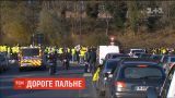 Во Франции за два дня протестов получили травмы 400 человек