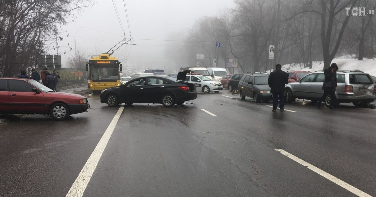 Аварія на Дружби народів_4 / © Фото Инны Боднар/ТСН