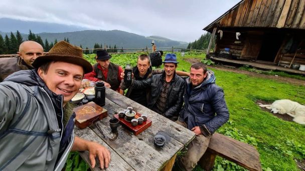 Дмитро Комаров на заході України / © пресслужба каналу "1+1"