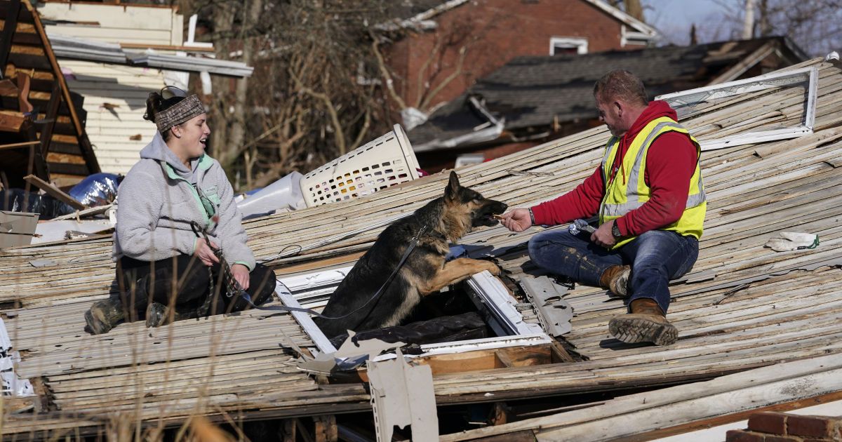 Последствия торнадо в США и коронавирус у президента ЮАР. Пять новостей, которые вы могли проспать