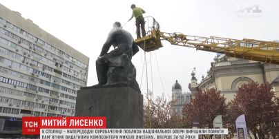 Напередодні "Євробачення" у Києві помили пам'ятник Лисенку та співочий фонтан