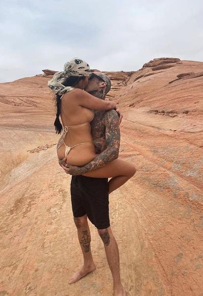 Кортни Кардашьян и Трэвис Баркер / © instagram.com/kourtneykardash