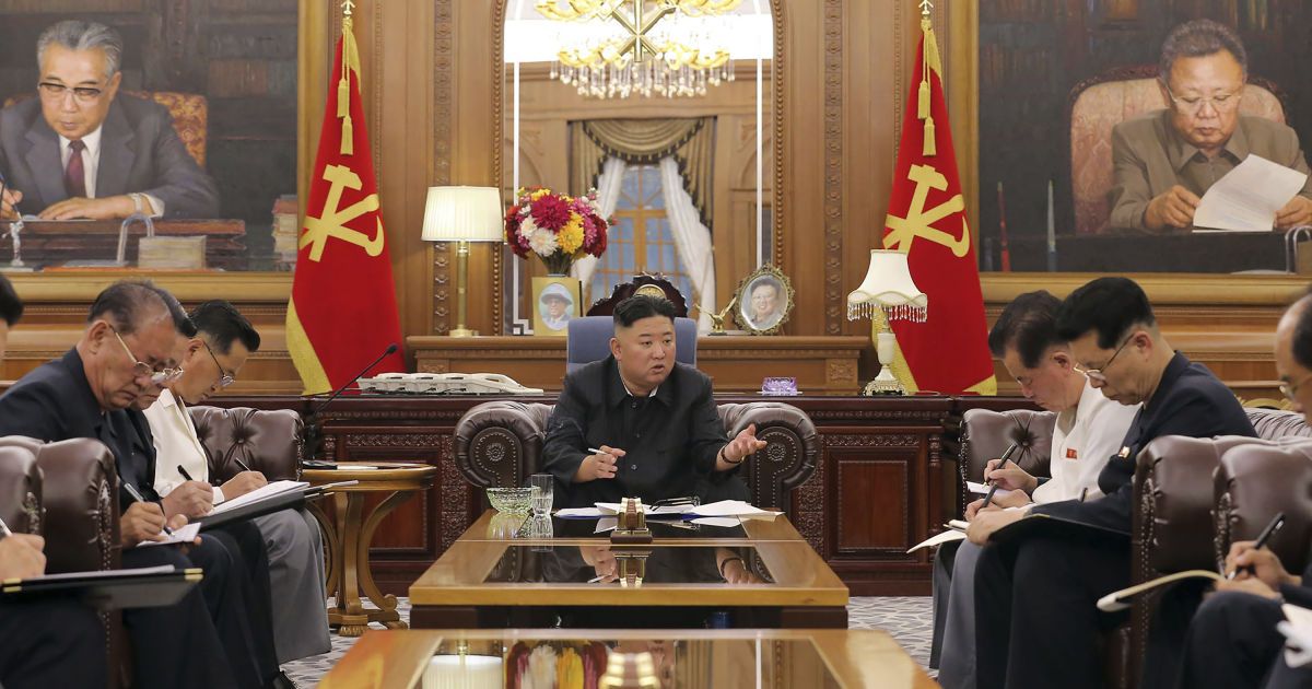 Сильно похудевший Ким Чен Ын вызвал волну слухов о своей болезни
