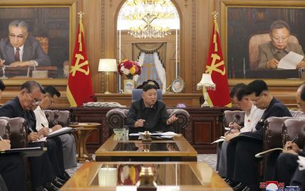 Сильно похудевший Ким Чен Ын вызвал волну слухов о своей болезни