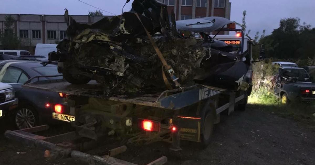 Возле Львова посреди ночи легковушка врезалась в бензовоз – погиб водитель-иностранец