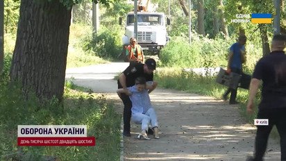 Дійшло до поліції! На Теремках скандал! Хто і навіщо нищить дерева?!
