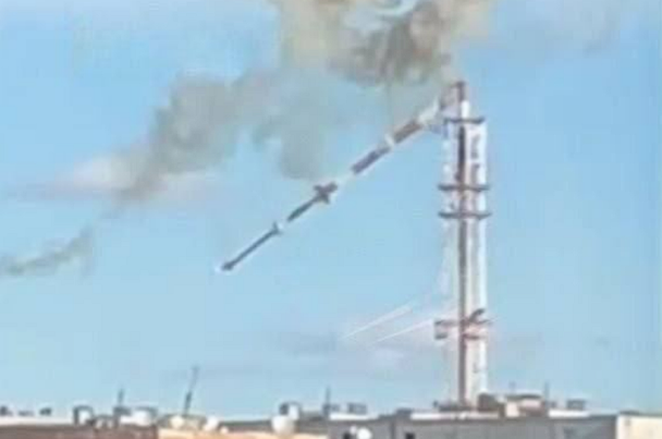The moment of the destruction of the TV tower in Kharkov / Photo: photo from social media / © Фото з соціальних мереж