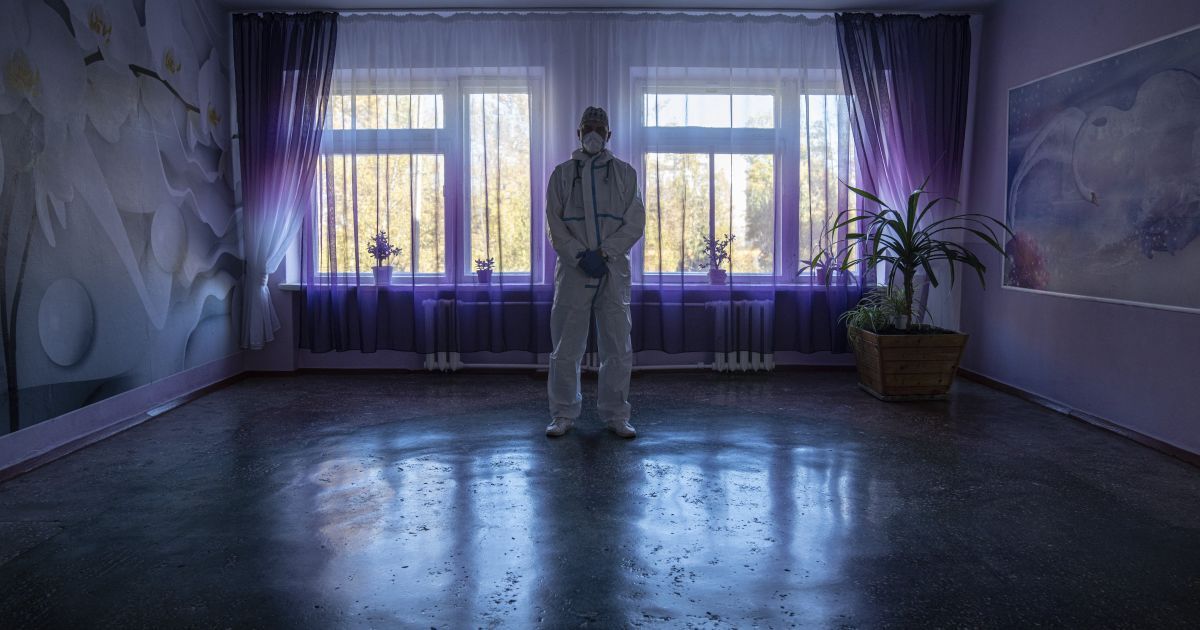 Новий COVID-штам у світі: у МОЗ повідомили, чи обмежуватиме Україна в'їзд до країни