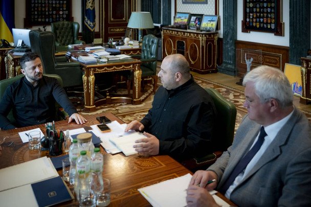 Ukrainian President Volodymyr Zelenskyy held a meeting