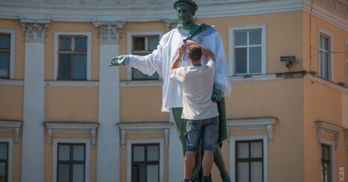 Одеський Дюк в вишиванці_2 / © Думская