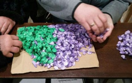 Полиция перекрыла крупный канал поставок "конфет" с метадоном для "ДНР"