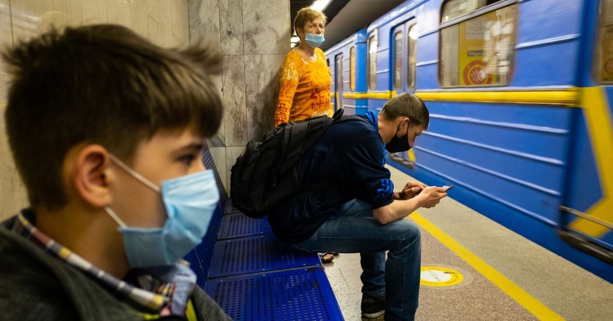 В Киеве 4G-интернет запустили еще на шести станциях метро