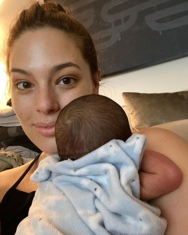  / © instagram.com/ashleygraham