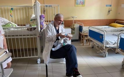 Родился без пищевода: во Львове медики спасли младенца, от которого отказались родители
