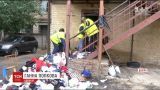Мертвые животные и разбитая мебель: в квартире днепрянки сугробы мусора выросли выше человеческого роста