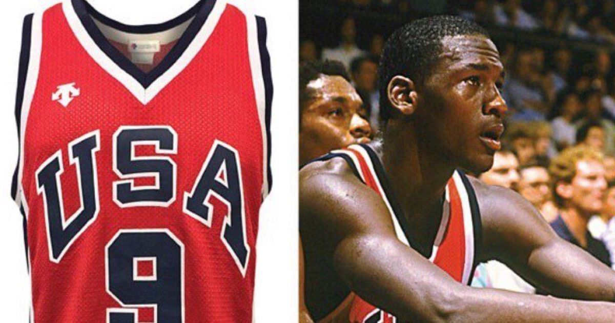 Майку легендарного баскетболиста Джордана продали за рекордные 274 тысячи долларов