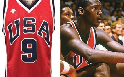 Майку легендарного баскетболиста Джордана продали за рекордные 274 тысячи долларов