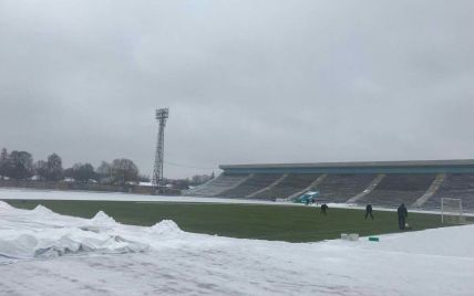Как выглядит поле перед кубковым матчем "Десна" - "Динамо" в Чернигове