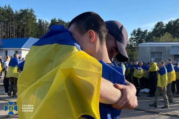 Ще 277 воїнів повернулися додому з російського полону / © СБУ