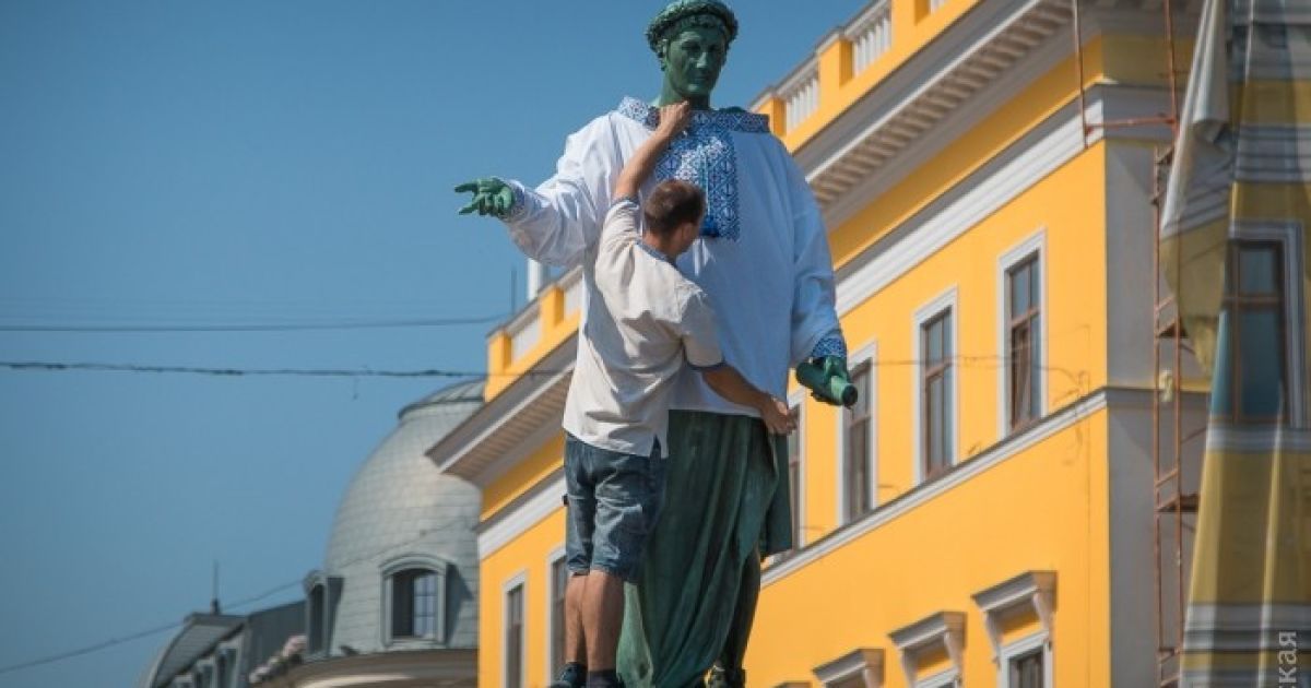 Одеський Дюк в вишиванці_11 / © Думская