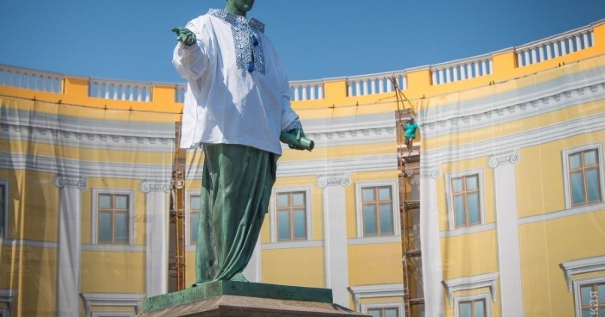 Одеський Дюк в вишиванці_8 / © Думская