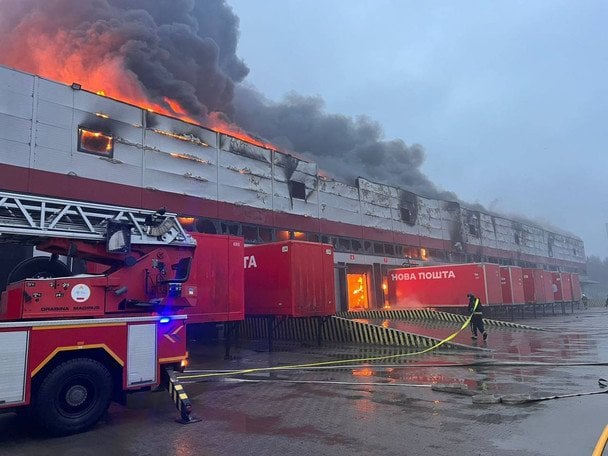 Атака на “Нову пошту” в Луцьку.  / © Ігор Поліщук