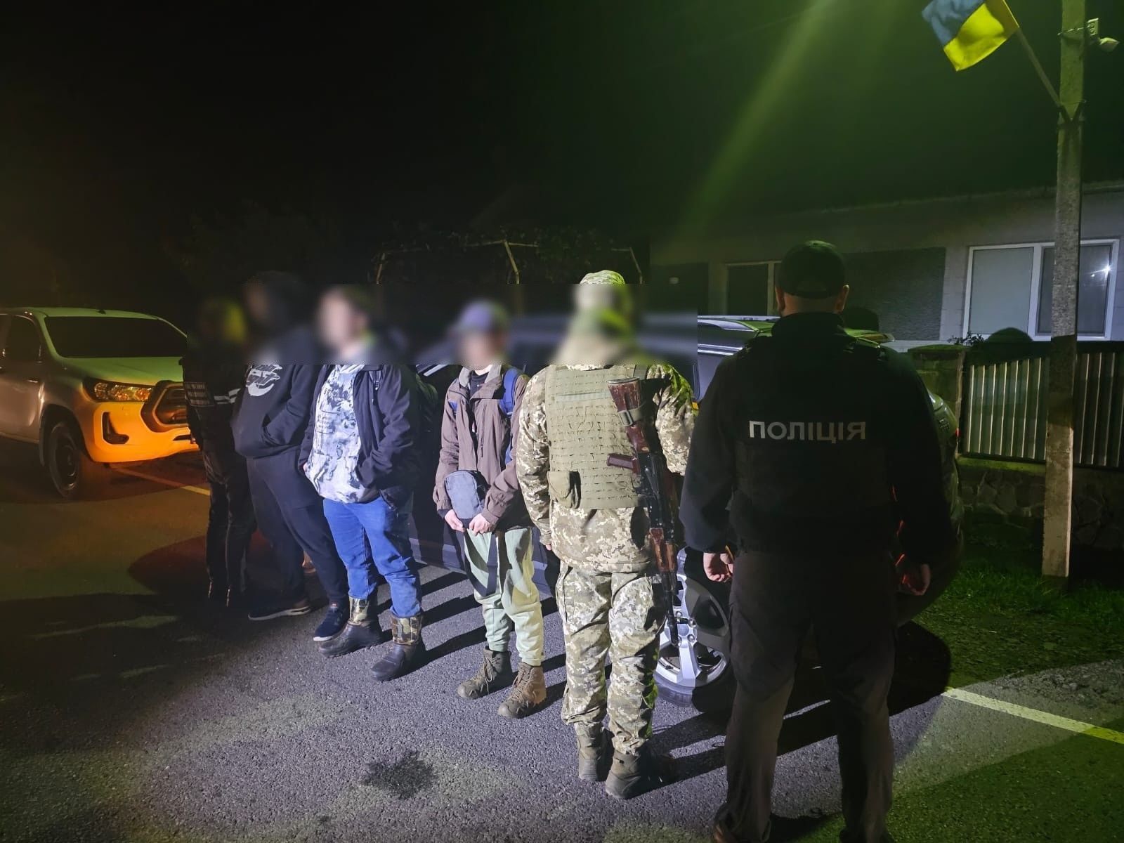 На Закарпатті прикордонники викрили канал незаконного переправлення через кордон людей призовного віку / © Держприкордонслужба України