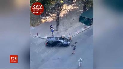 Замість оплати, дістав кулю: у Києві пасажир стріляв у таксиста, який його підвозив