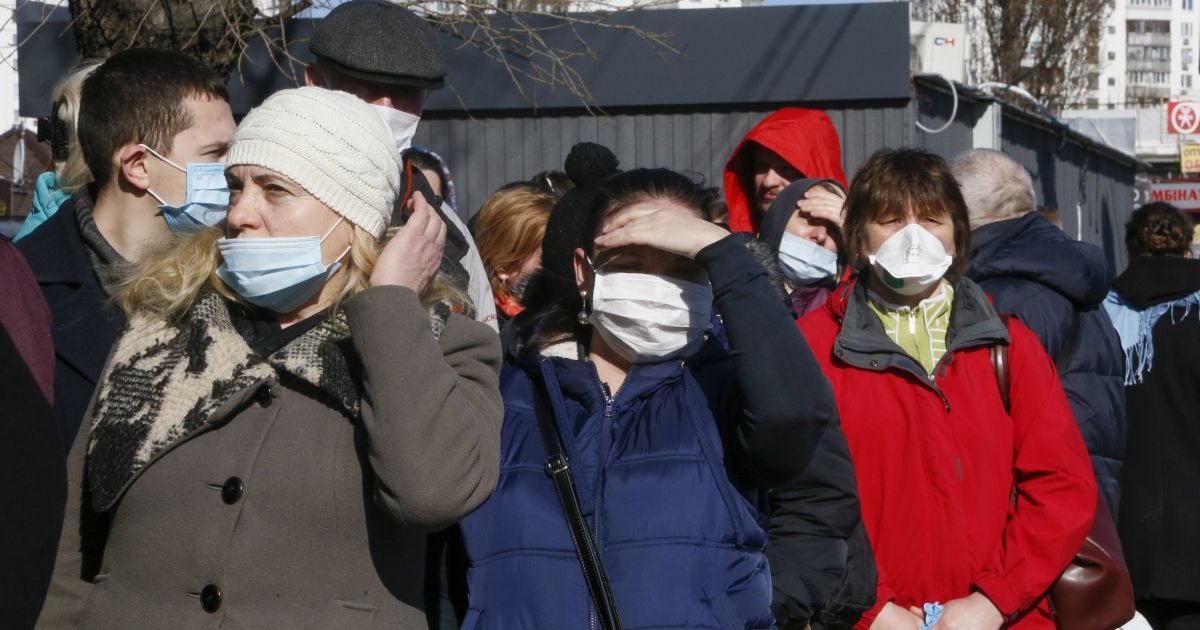 В Черновцах детям запретили гулять по улицам без родителей. Карантинная обстановка в городах Украины