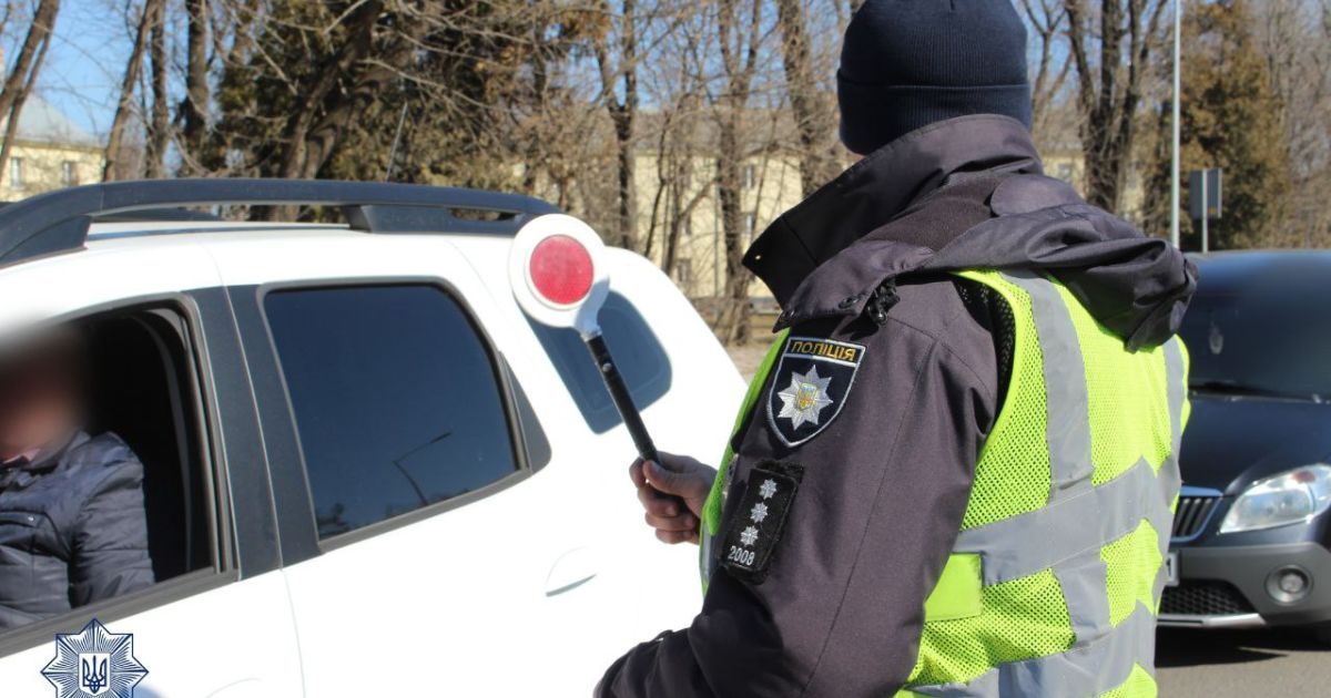 Обнаружили оружие и взрывчатку: на Буковине лесничий переправлял мужчин за границу