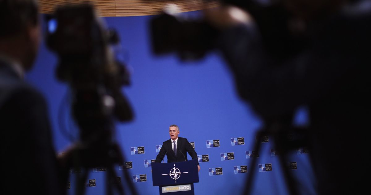 Нато приостанавливает миссию в ираке