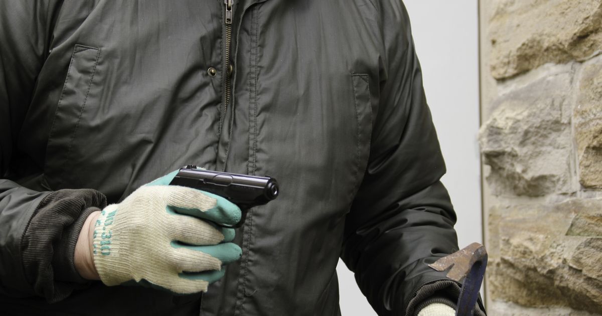 Стрілянину в столичному метро скоїв чоловік з саморобної зброї