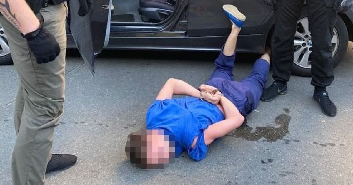 В Києві затримали чоловіка, який підробляв документи злочинцям та іноземцям