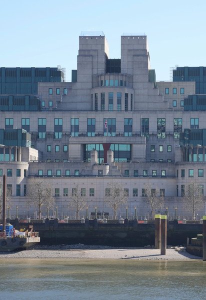 Штаб-квартира разведывательной службы MI6 в Лондоне