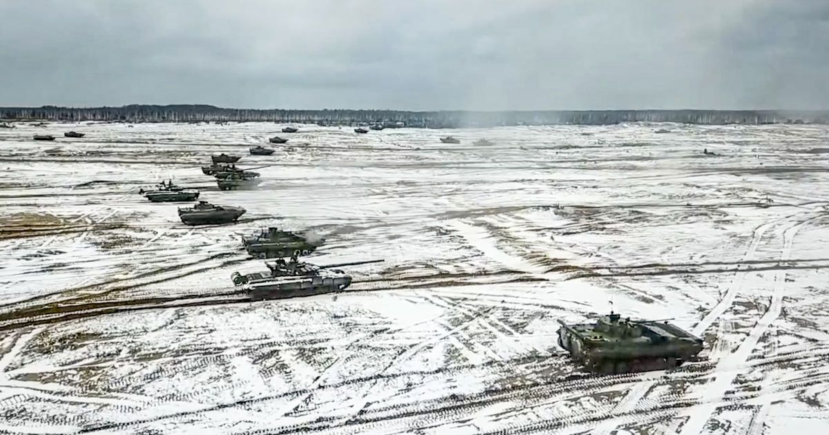 Танки, міномети, БТР та гаубиці: в ООС назвали точну кількість озброєння бойовиків та показали мапу розміщення