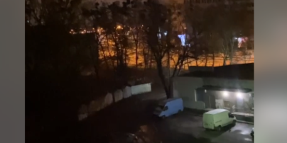 Російські окупанти бомблять декілька районів Києва - відео