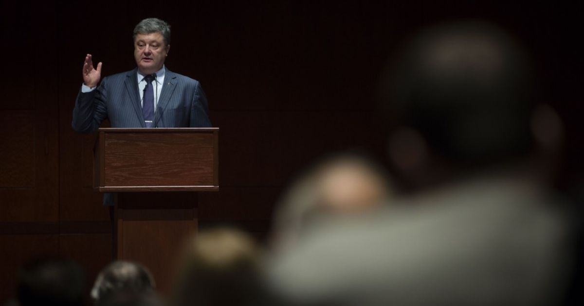 Порошенко призвал мир присоединиться к санкционному списку "Савченко-Сенцова"