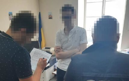 Во Львове СБУ провела обыски в городском совете и задержала топ-чиновника: фото