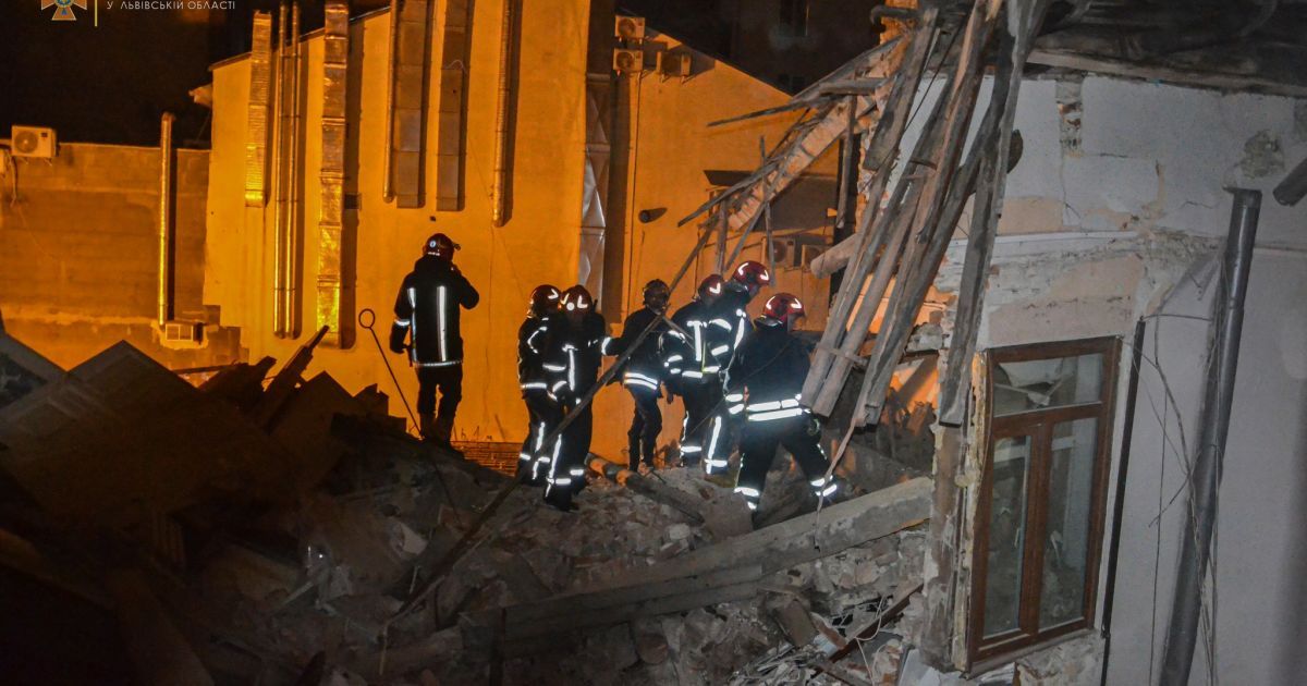 Обвал будинку у центрі Львова: мер повідомив про перші висновки