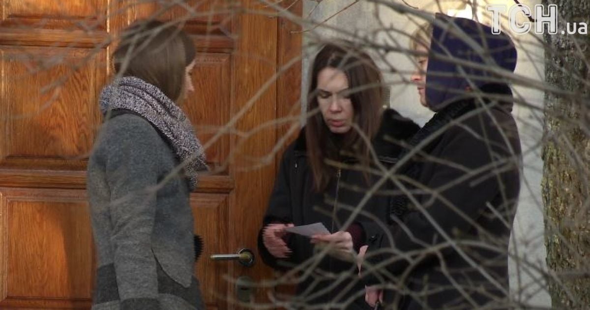 Ваші гроші не потрібні: батьки загиблих у харківській ДТП прийшли до матері Олени Зайцевої