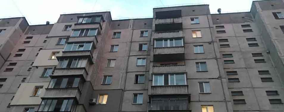 Во Львове 9-летняя девочка выпала из окна девятого этажа