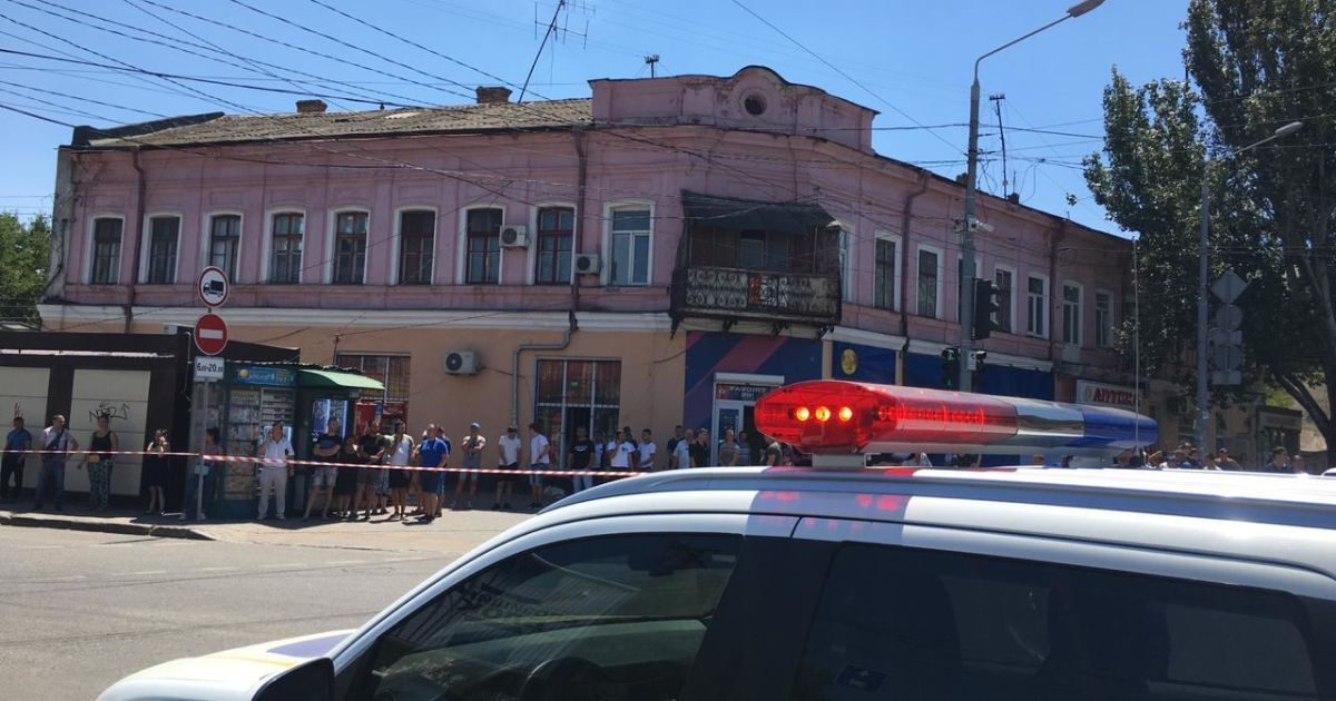 В Одессе захватили в заложники сотрудниц финучреждения