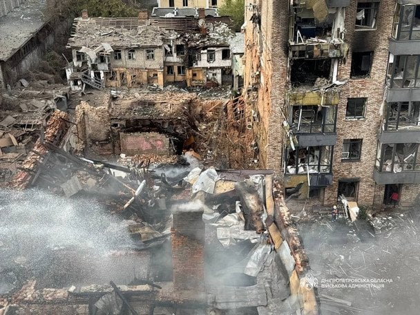 Росіяни вдарили по житлових кварталах: у Дніпрі зростає кількість загиблих