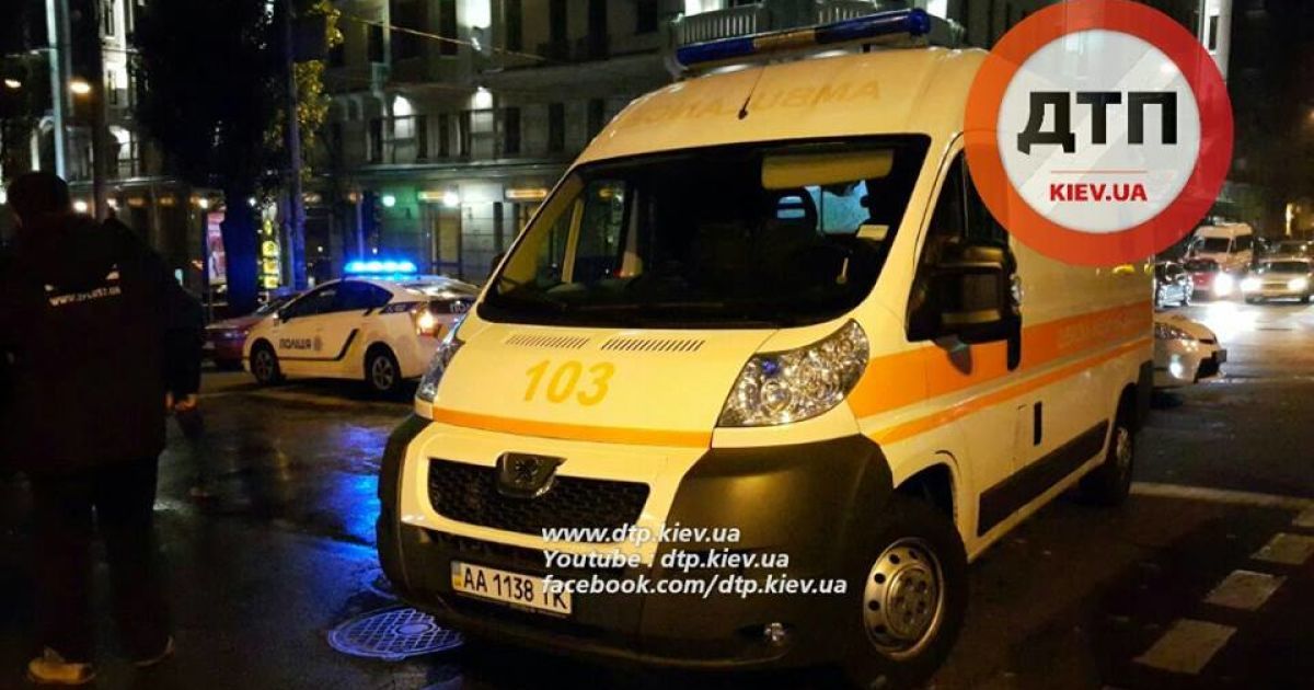 На бульваре Шевченко произошло ДТП. / © facebook.com/dtp.kiev.ua