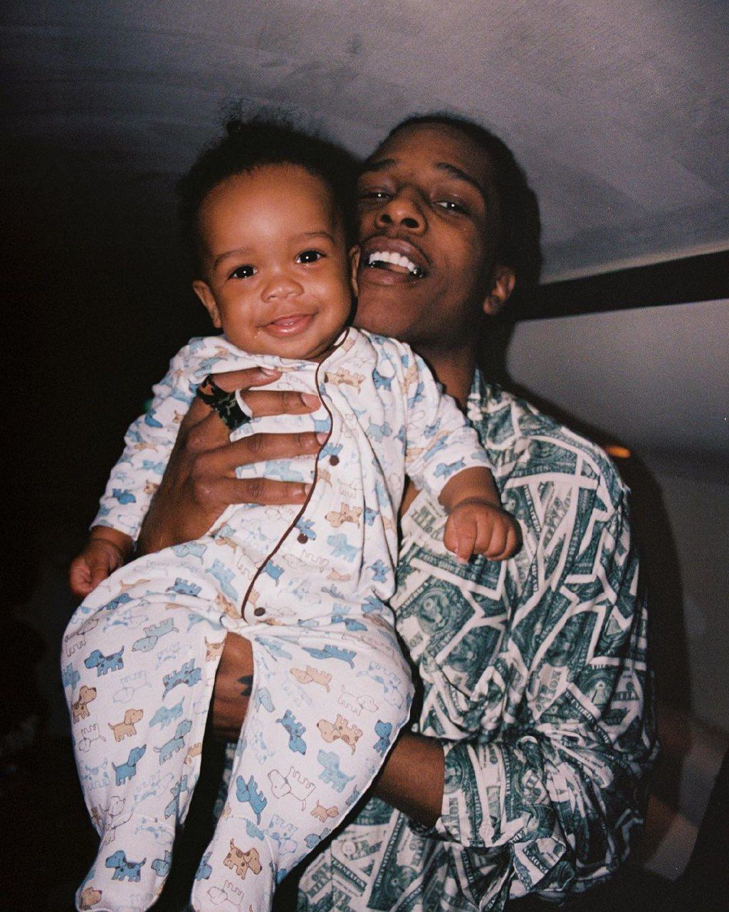 A$AP Rocky с сыном / © instagram.com/asaprocky