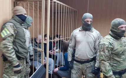 В МИД протестуют против "незаконного судебного фарса" относительно продления ареста украинским морякам